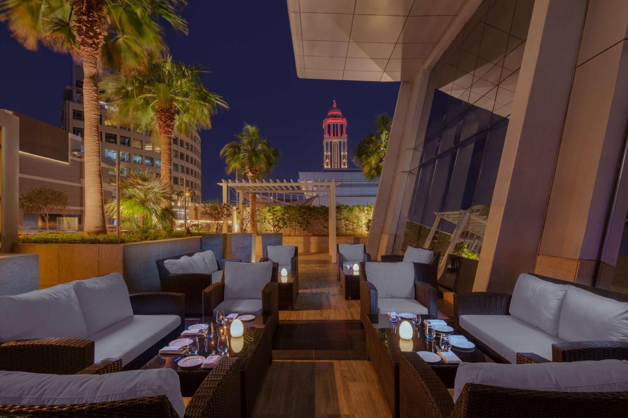 Hyatt Regency Riyadh Olaya Eksteriør bilde The Terrace at the St. Regis