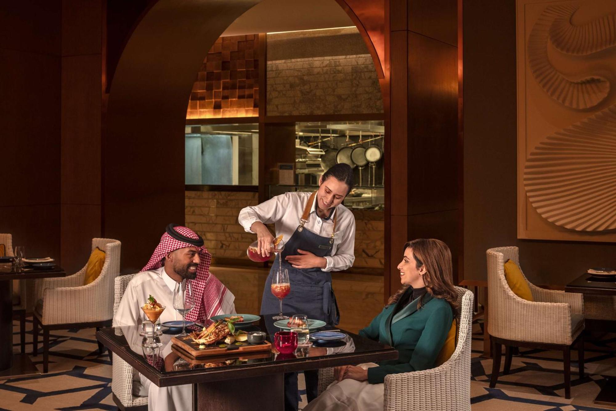 Hyatt Regency Riyadh Olaya Eksteriør bilde A restaurant in Riyadh